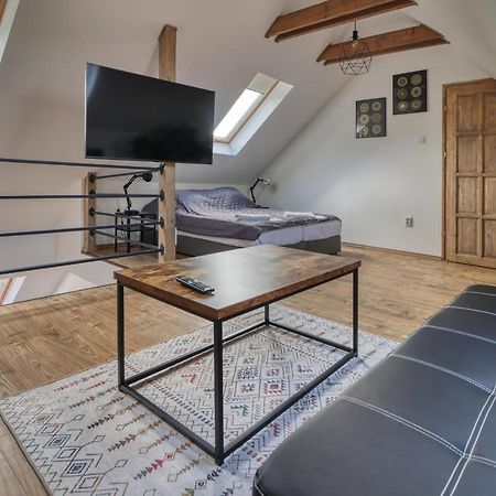 Zenloft Apartman Егер Екстериор снимка