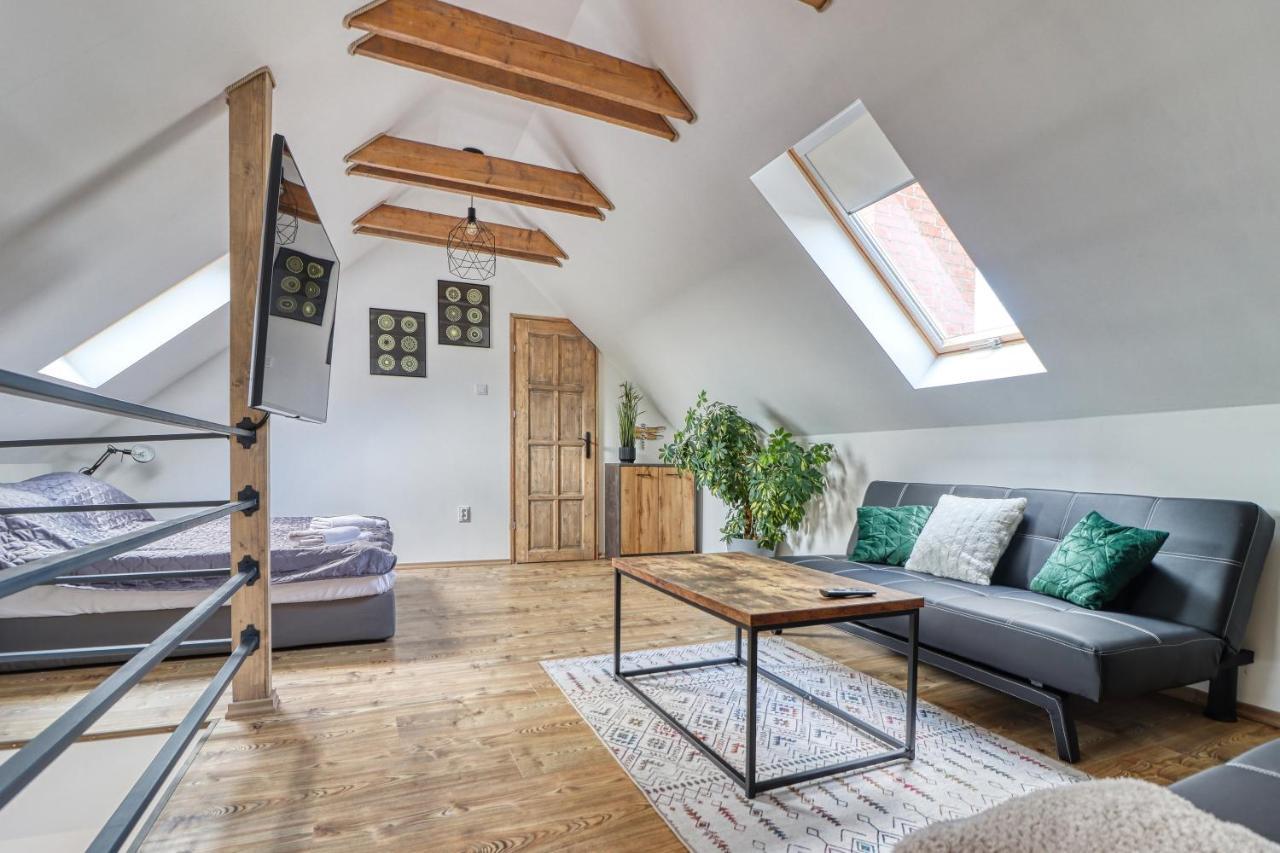 Zenloft Apartman Егер Екстериор снимка
